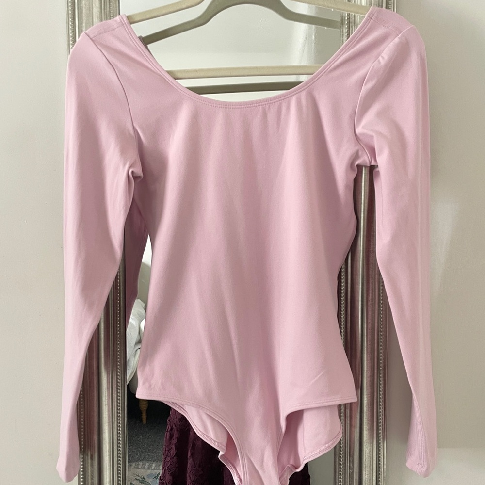 TNABUTTER Choreo Aritzia Cupid pink leotard long sleeve size m
